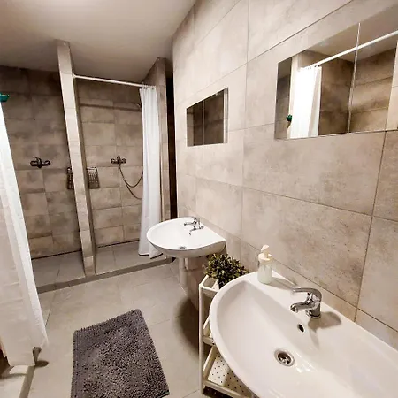 民宿 R2 Letna Rooftop Retreat Prague *