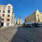 R2 Letna Rooftop Retreat Δωμάτια σε οικογενειακή κατοικία *