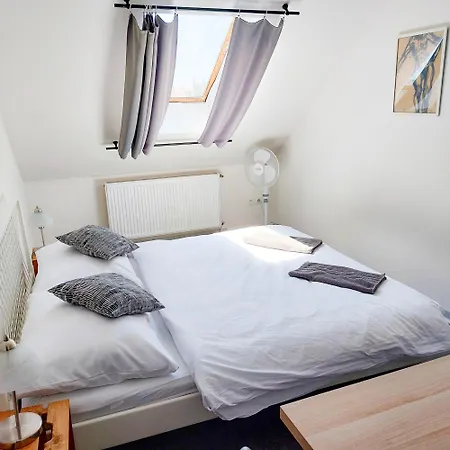 R2 Letna Rooftop Retreat Prague