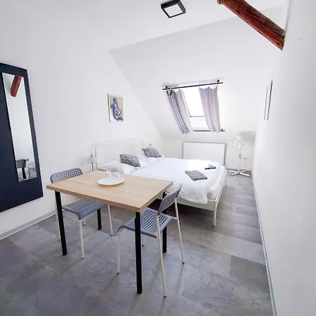 R2 Letna Rooftop Retreat Prague Privat bolig *