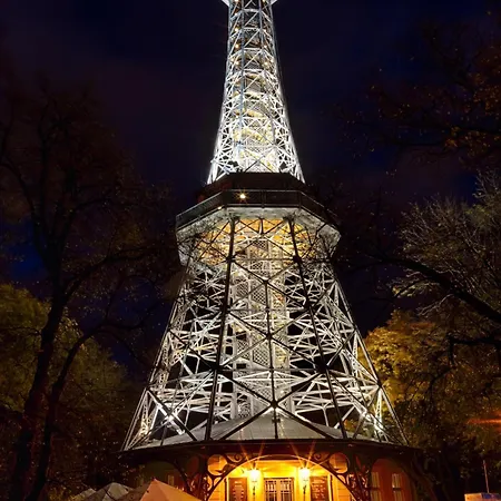 R2 Letna Rooftop Retreat * Prag
