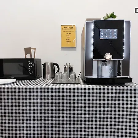 R2 Letna Rooftop Retreat * 프라하