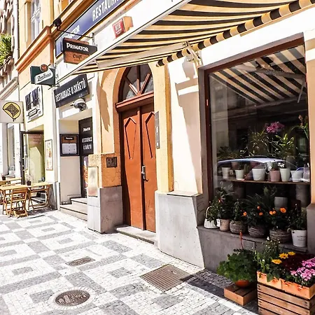 R2 Letná Rooftop Retreat Quarto em Acomodações Particulares *