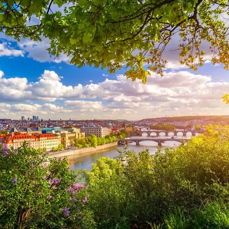R2 Letná Rooftop Retreat Praga